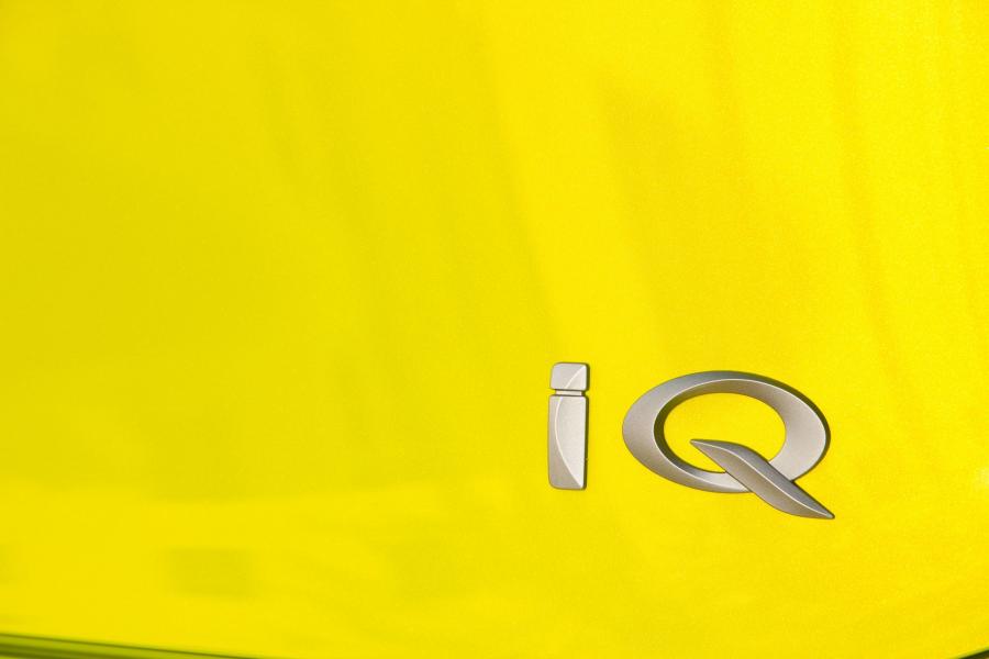 Логотип Scion iQ Concept 2009 года  (фото 39 из 91)